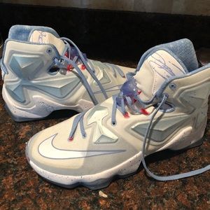 lebron 13 christmas price